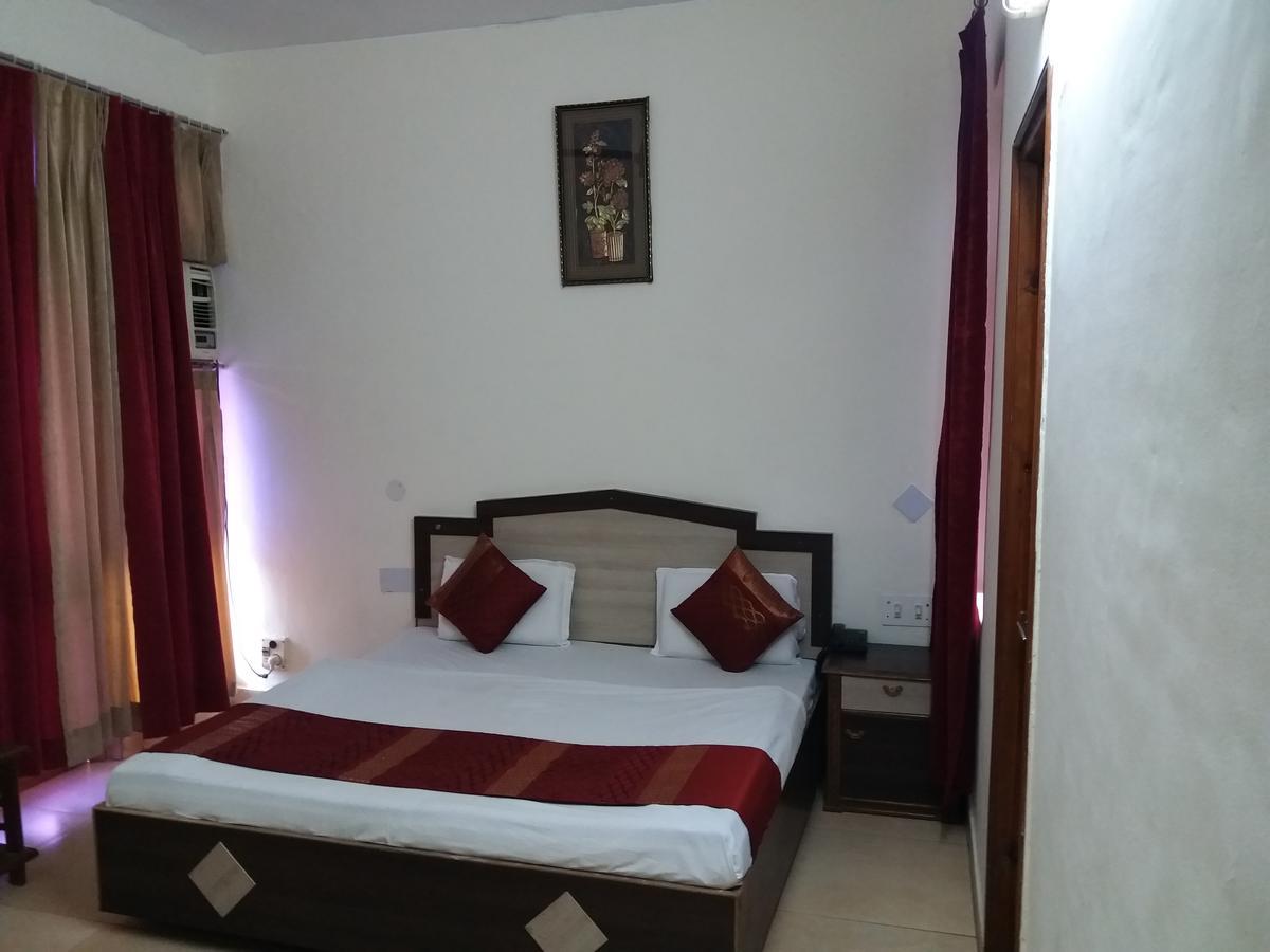 Hotel Rama Palace Katra  Ngoại thất bức ảnh