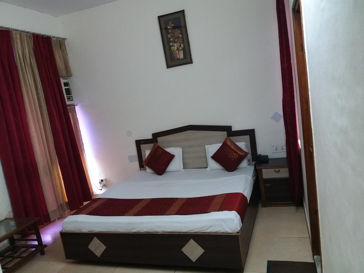 Hotel Rama Palace Katra  Ngoại thất bức ảnh